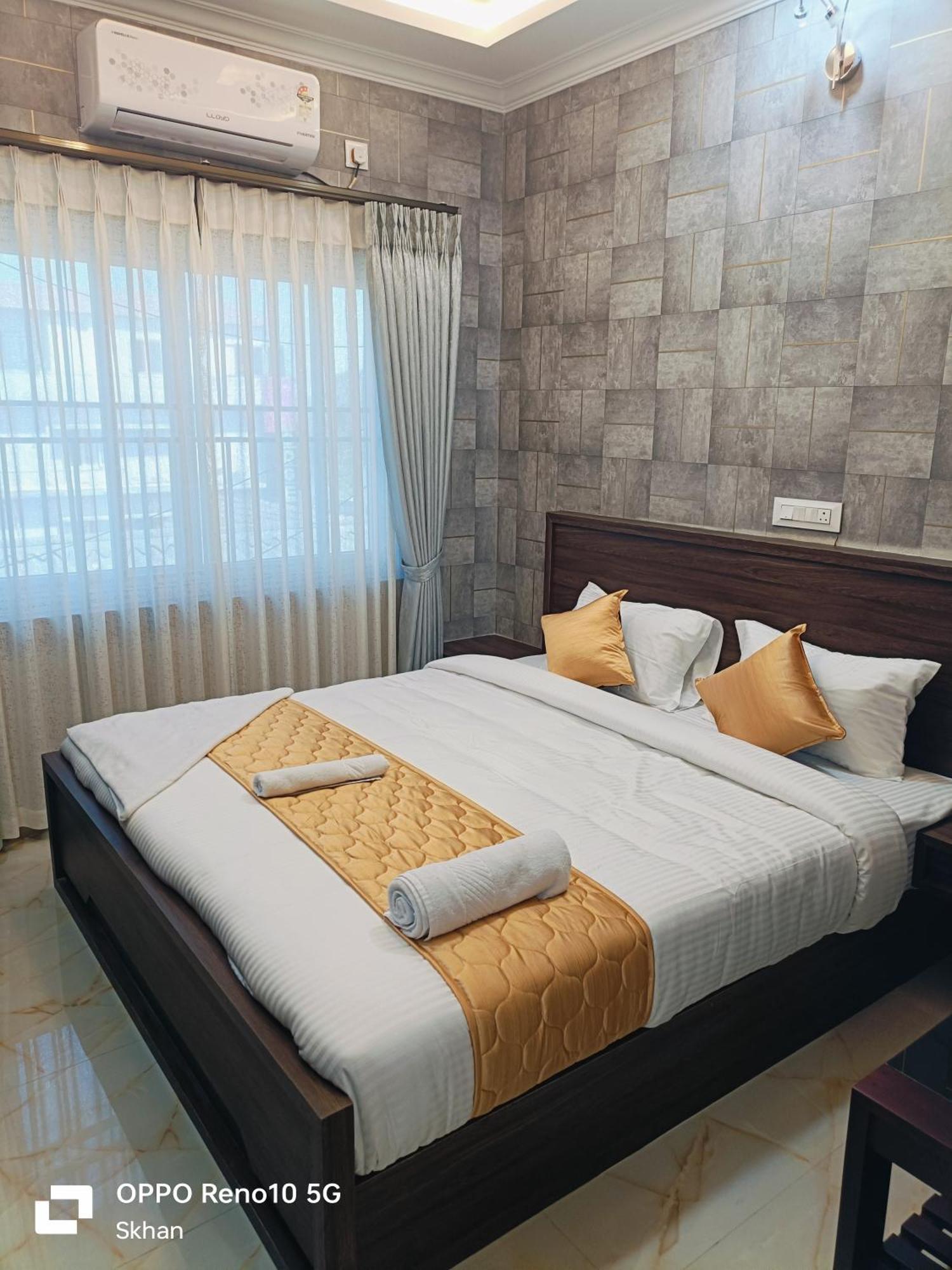 Golden Residency 호텔 Kushālnagar 외부 사진